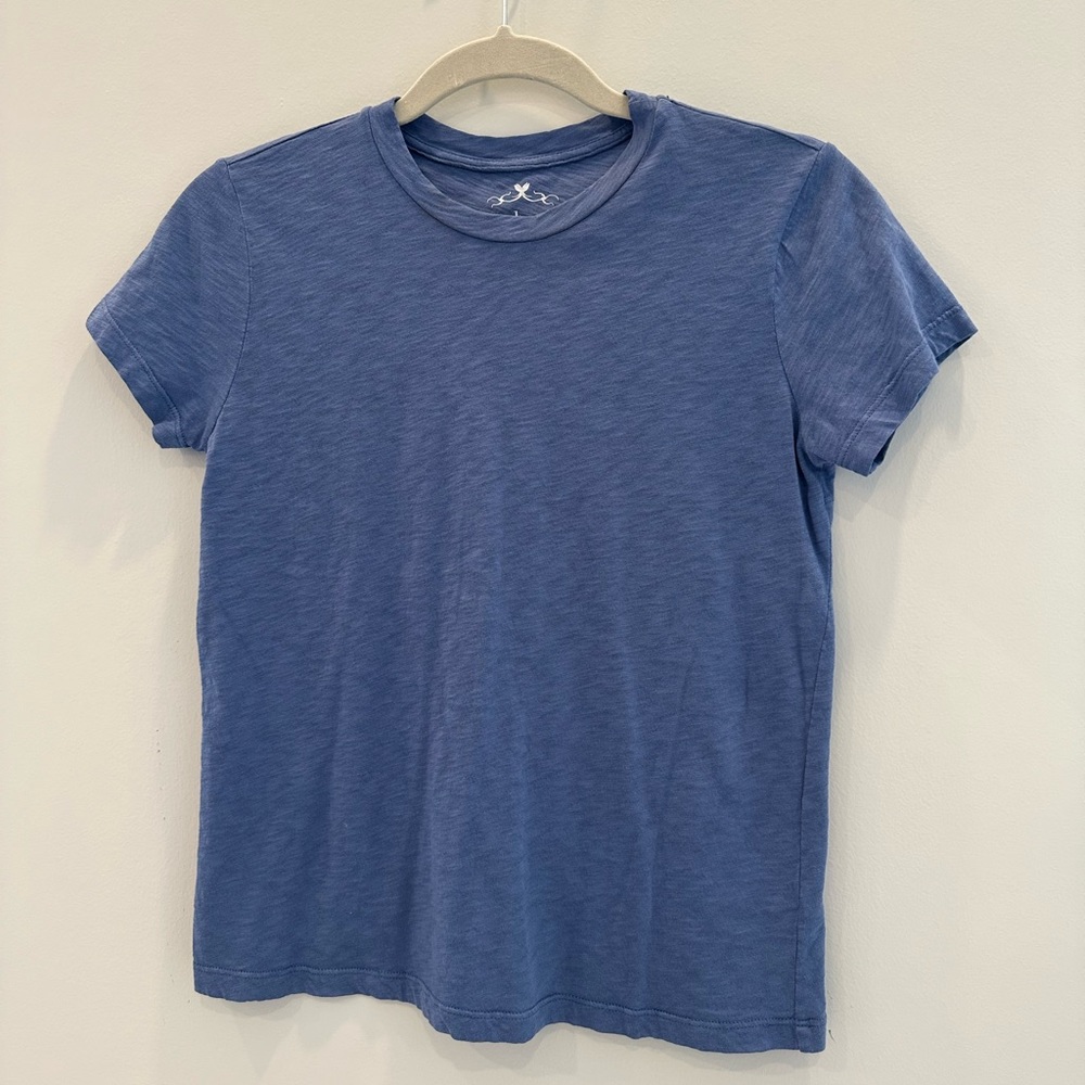 Velvet by graham and Spencer blue tee in size small